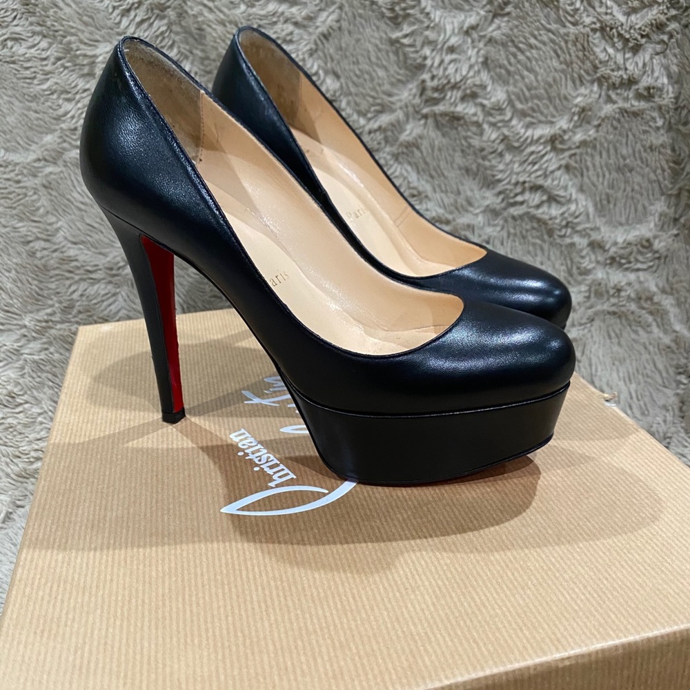 🛑 Christian Louboutin🛑